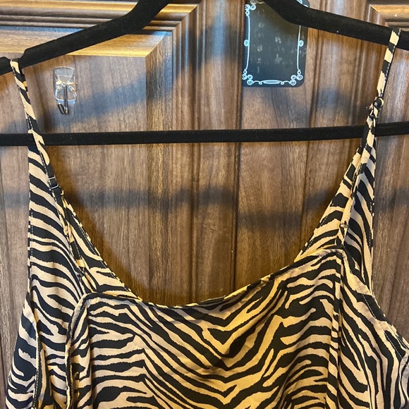 Banana republic factory xl cami - Picture 2 of 2
